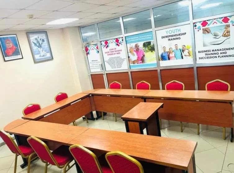 IMED HUB meeting and training room arranged in a U-shape